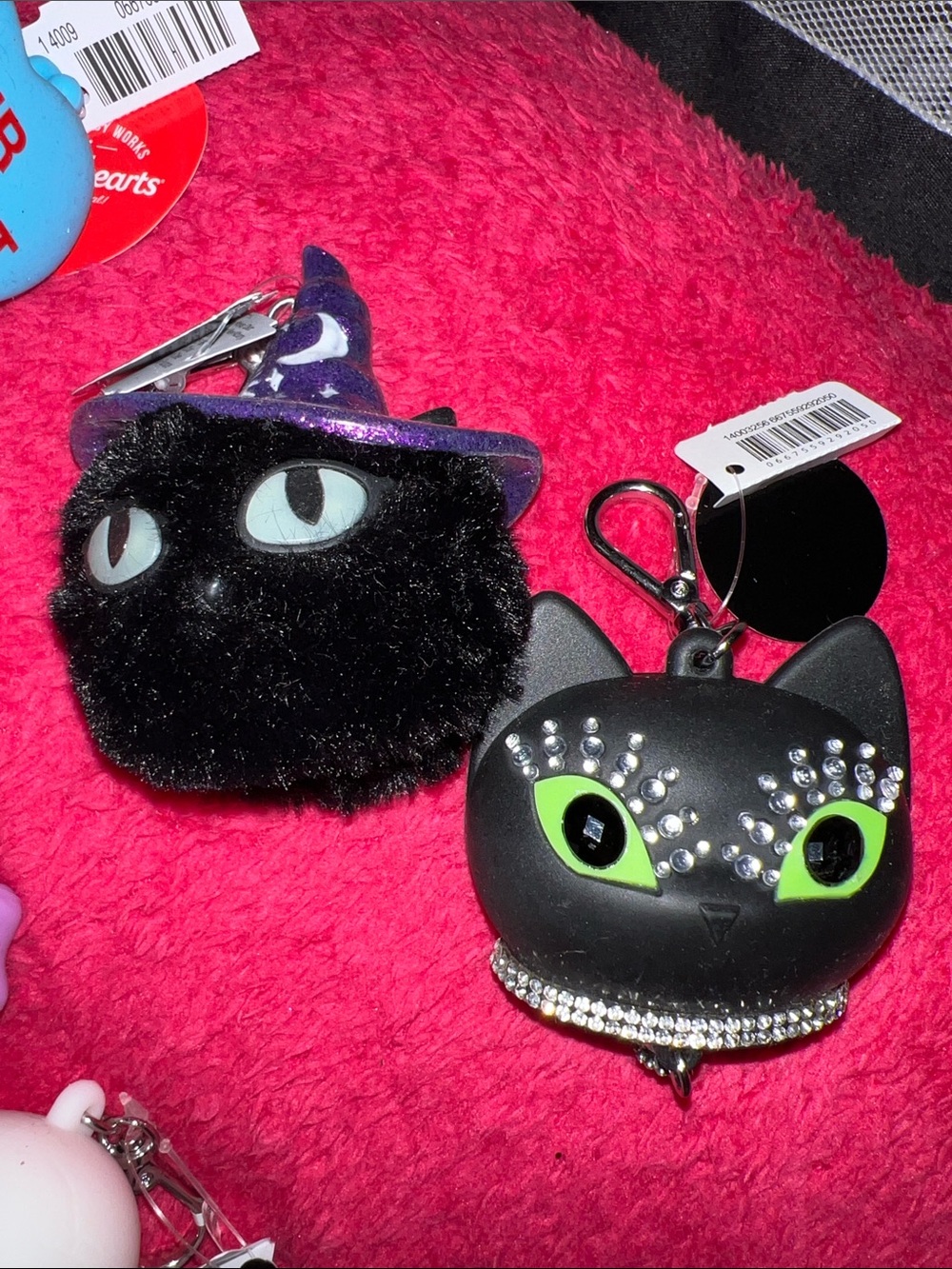 Bath and body Pocbac Cat Keychain Bag Charm with Green Eyes -